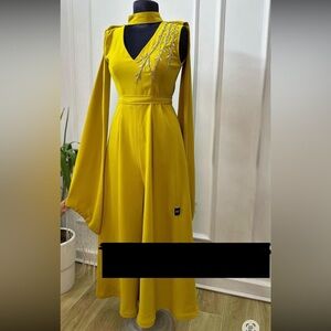 Elegant Mustard Yellow Embellished Jumpsuit – Size 38–40 (M)